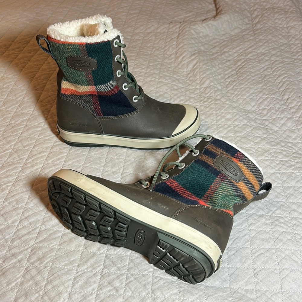 Keen Thermal Insulated Winter Boots Waterproof Outdoor Snow Boots, like new!
